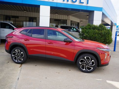 New 2026 Chevrolet Trax RS w/ Driver Confidence Package FWD image 9