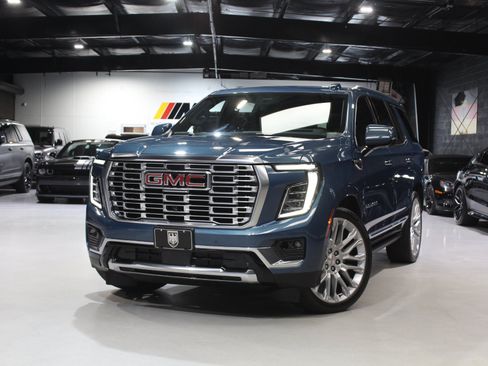 Used 2025 GMC Yukon Denali w/ Denali Reserve Package AWD/4WD image 4