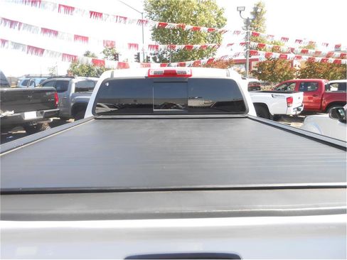 Used 2017 Chevrolet Colorado Z71 image 7