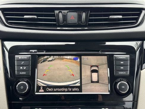 Used 2022 Nissan Rogue Sport SV w/ Technology Package image 10