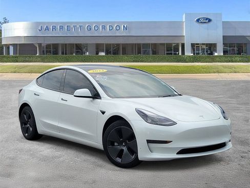 Used 2023 Tesla Model 3 Standard Range RWD image 1