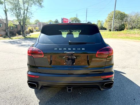 Used 2017 Porsche Cayenne image 5
