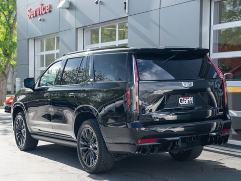 Used 2023 Cadillac Escalade V w/ LPO, ONYX Package AWD/4WD image 5