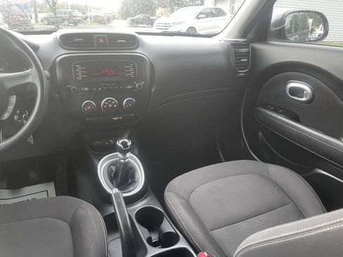 Used 2016 Kia Soul FWD image 18
