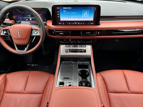 New 2026 Lincoln Aviator Reserve image 3