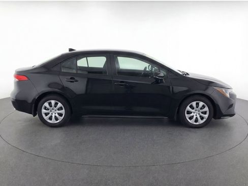 Used 2023 Toyota Corolla LE image 8