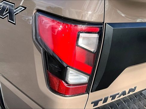 Used 2021 Nissan Titan PRO-4X w/ Pro-4x Convenience Package image 22