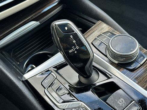 Used 2018 BMW 530i image 22