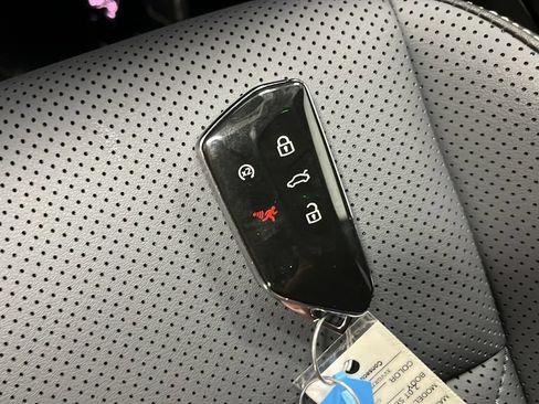 Used 2025 Volkswagen Tiguan SE R-Line AWD/4WD image 21