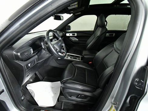 Used 2020 Ford Explorer ST w/ Premium Technology Package image 5