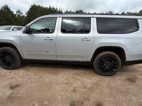 New 2026 Jeep Grand Wagoneer L Limited AWD/4WD image 11