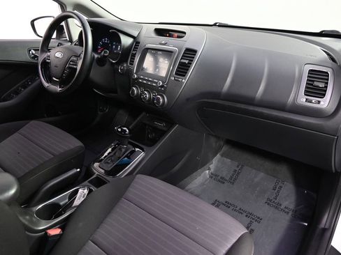 Used 2017 Kia Forte S w/ S Technology Package image 15