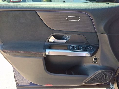 Used 2022 Mercedes-Benz GLB 250 image 13