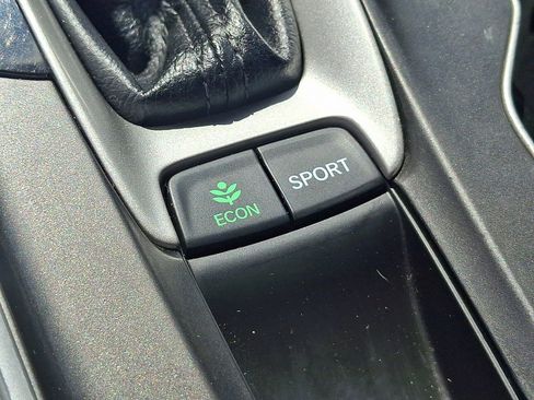 Used 2018 Honda Accord Sport image 25