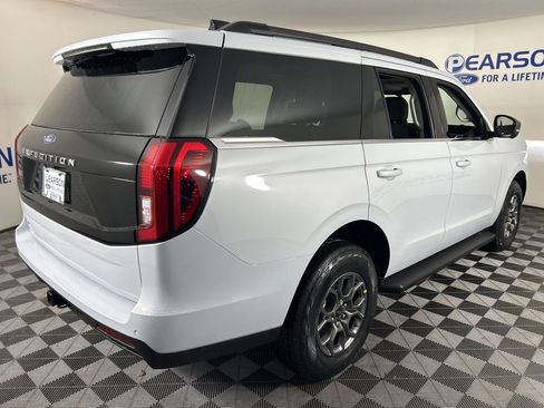 New 2026 Ford Expedition Active image 4