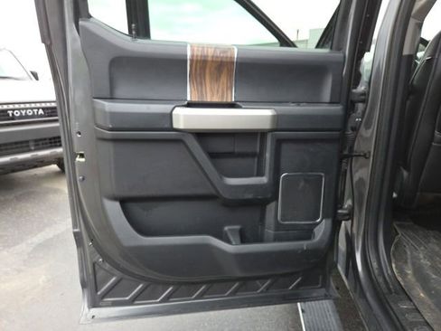 Used 2018 Ford F150 Lariat w/ Equipment Group 502A Luxury AWD/4WD image 12