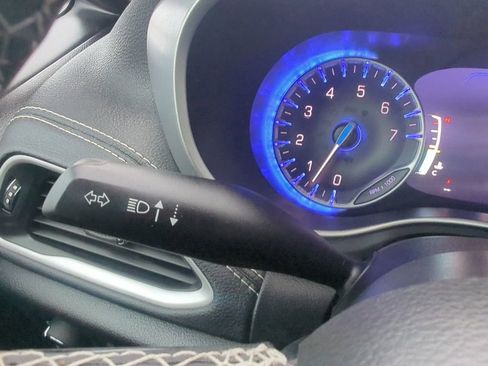 Used 2022 Chrysler Pacifica Touring-L w/ S Appearance Package image 34