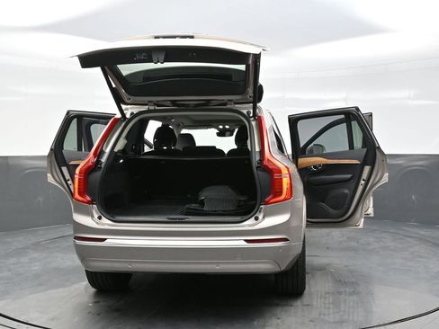 Used 2025 Volvo XC90 T8 Plus w/ Protection Package Premier image 39