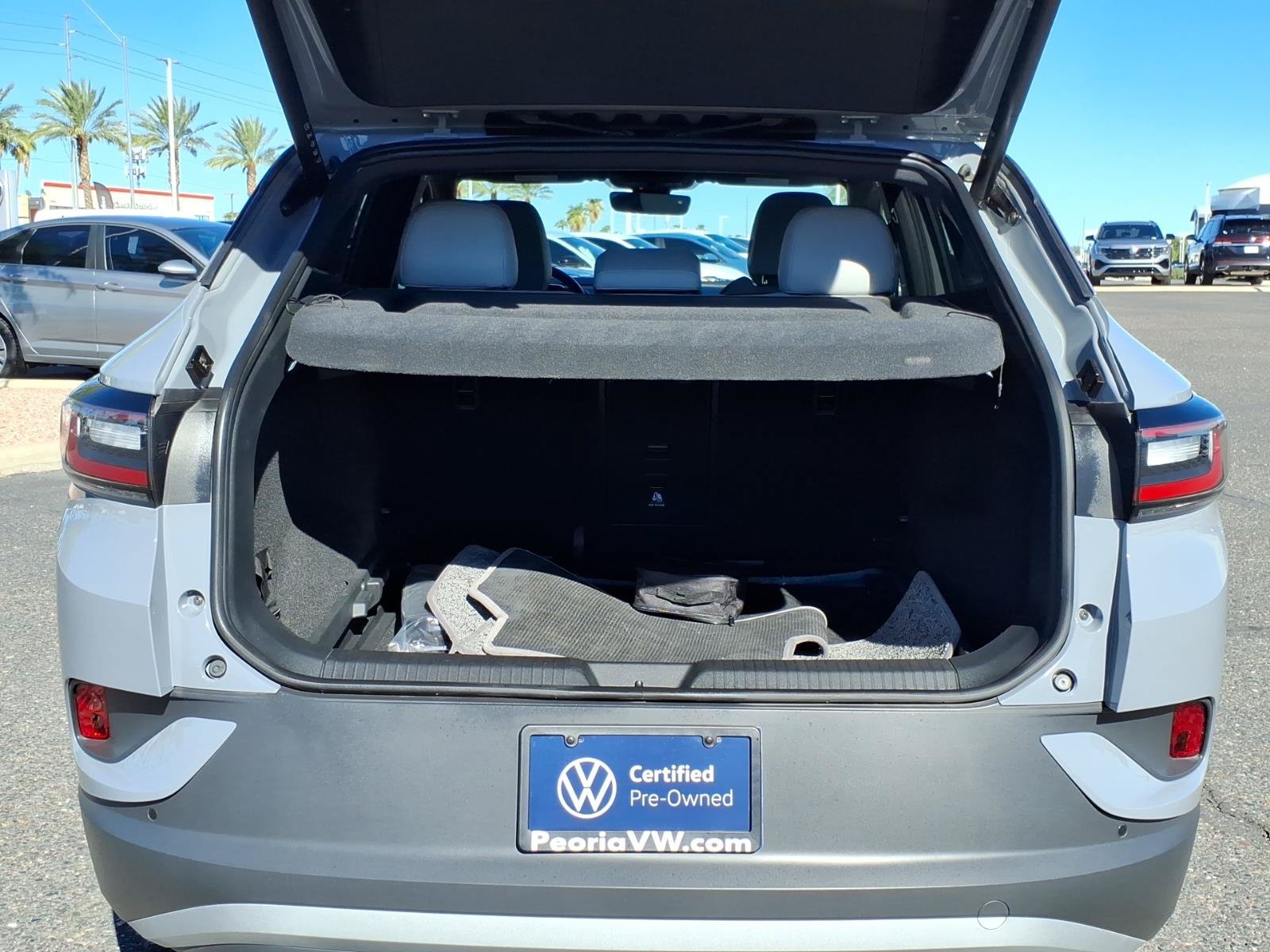 Certified 2022 Volkswagen ID.4 Pro S w/ Gradient Package RWD image 17