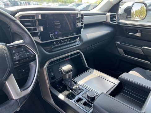 Used 2023 Toyota Sequoia SR5 AWD/4WD image 37