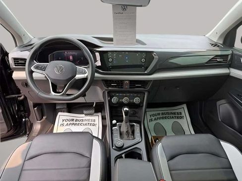 Certified 2024 Volkswagen Taos SEL AWD/4WD image 9