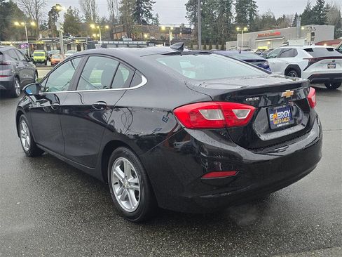 Used 2017 Chevrolet Cruze LT image 6