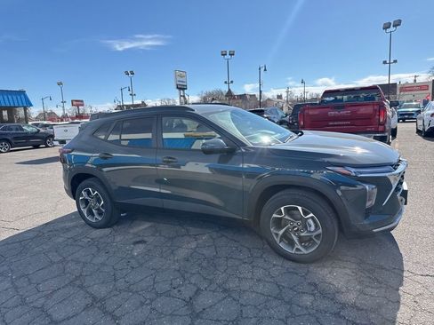 New 2026 Chevrolet Trax LT w/ Driver Confidence Package image 5