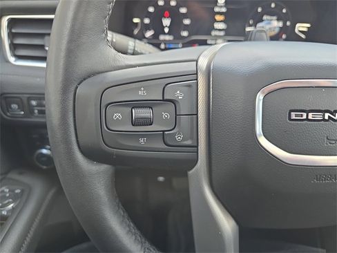 Used 2024 GMC Yukon Denali w/ Advanced Technology Package image 21