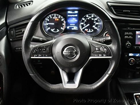 Used 2017 Nissan Rogue SV image 32