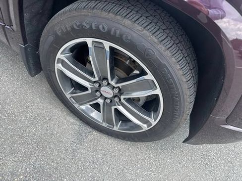 Used 2018 GMC Acadia Denali w/ Technology Package AWD/4WD image 4
