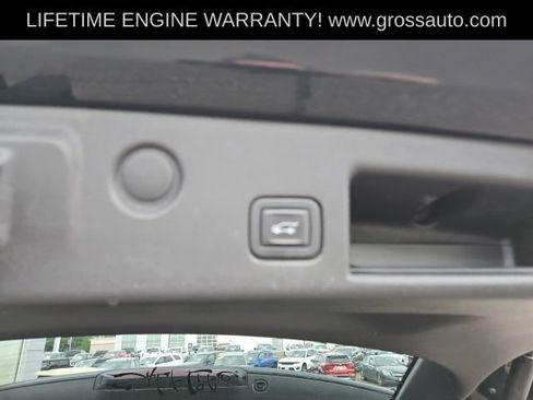 Used 2023 Chevrolet Equinox Premier AWD/4WD image 32