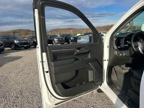Used 2024 GMC Sierra 1500 SLT image 28