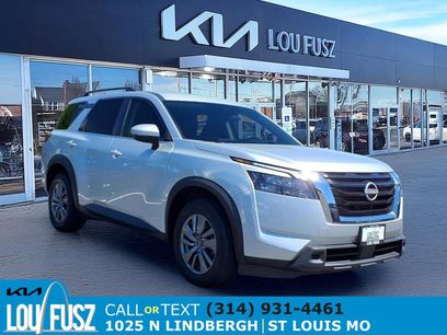 Used 2025 Nissan Pathfinder SV