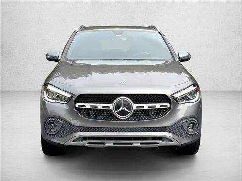Used 2022 Mercedes-Benz GLA 250 w/ Premium Package Lite image 2