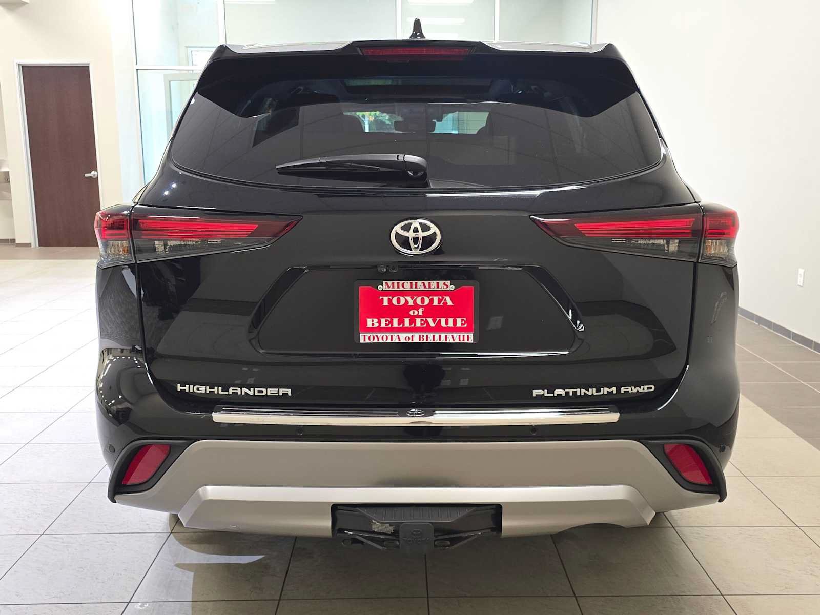 New 2026 Toyota Highlander Platinum AWD/4WD image 5