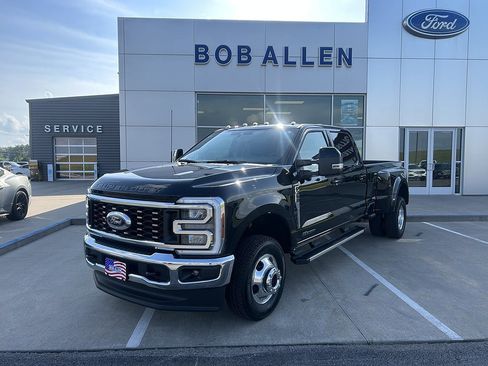 New 2026 Ford F350 Lariat w/ FX4 Off-Road Package AWD/4WD image 1