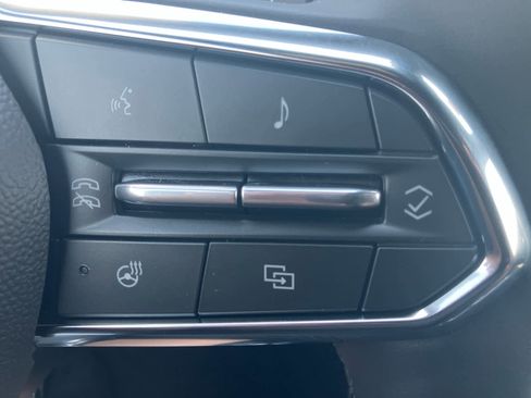 New 2026 Chevrolet Equinox LT w/ Convenience Package II FWD image 18