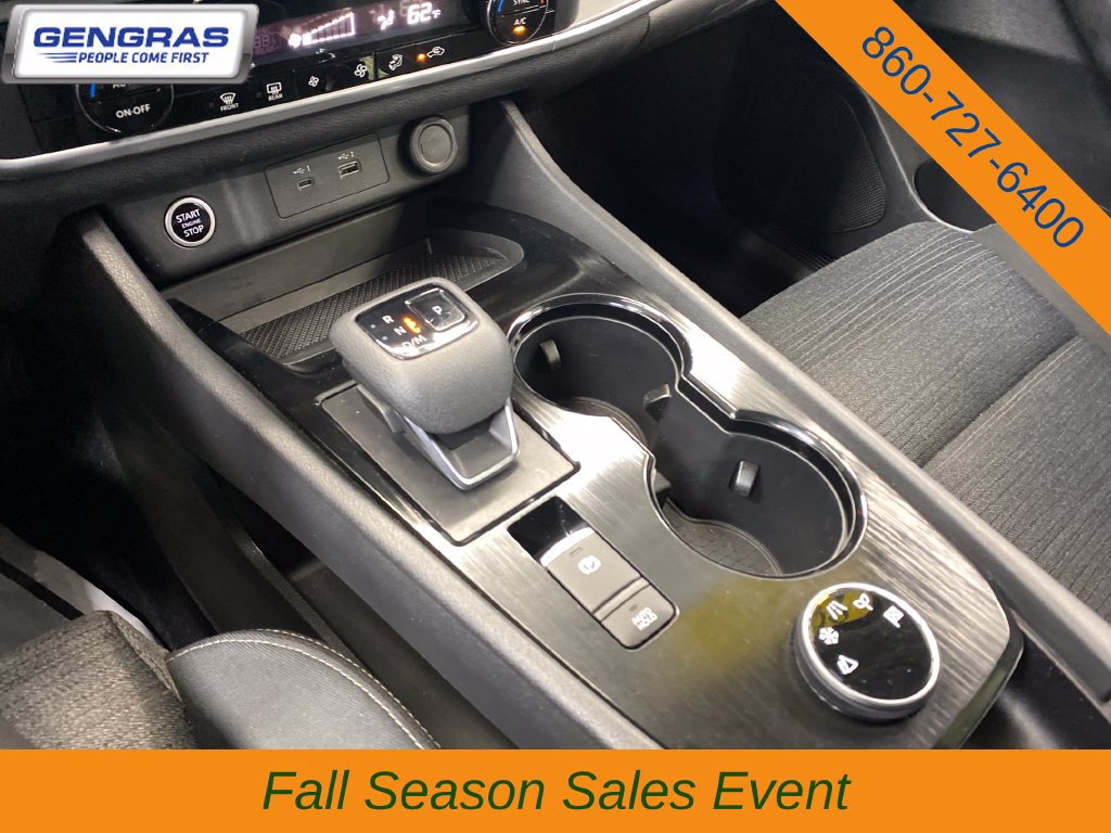 Used 2023 Nissan Rogue SV AWD/4WD image 16