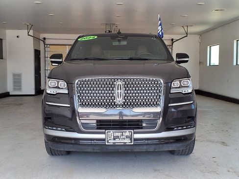Used 2024 Lincoln Navigator L Reserve AWD/4WD image 22