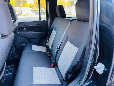 Used 2009 Jeep Liberty Sport w/ Popular Equipment Group image 18