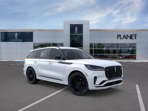 New 2026 Lincoln Aviator Reserve w/ Jet Appearance Package RWD image 7