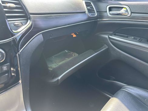 Used 2019 Jeep Grand Cherokee Limited AWD/4WD image 19