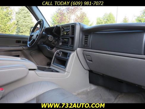 Used 2004 Chevrolet Suburban LT w/ Preferred Equipment Group AWD/4WD image 6