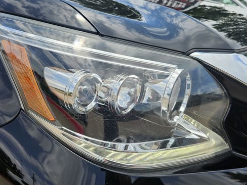 Used 2019 Lexus GX 460 w/ Navigation Package image 12