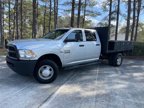 Used 2018 RAM 3500 Tradesman image 3