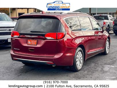 Used 2018 Chrysler Pacifica Touring-L