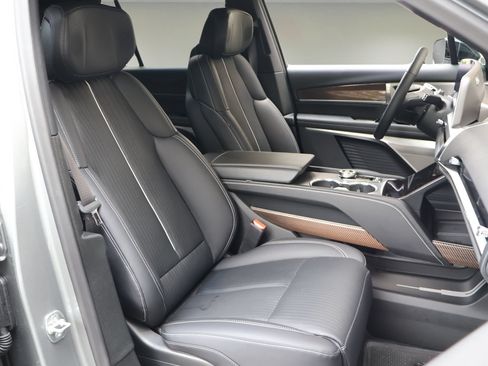 Certified 2026 Cadillac Vistiq Sport w/ LPO, Floor Liner Package AWD/4WD image 19