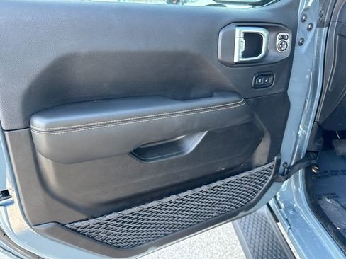 Used 2025 Jeep Wrangler Unlimited Sahara AWD/4WD image 19
