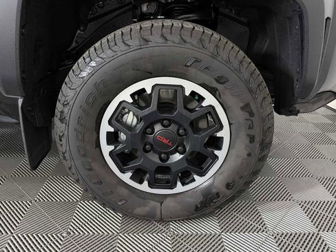 Used 2025 Toyota Tacoma TRD Off-Road AWD/4WD image 10