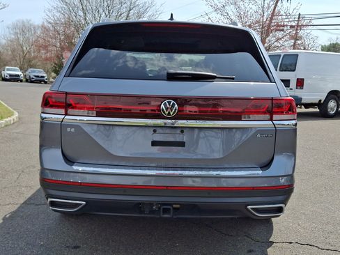 Certified 2024 Volkswagen Atlas SE image 5